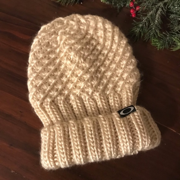 Cream Knit Beanie - Picture 1 of 4